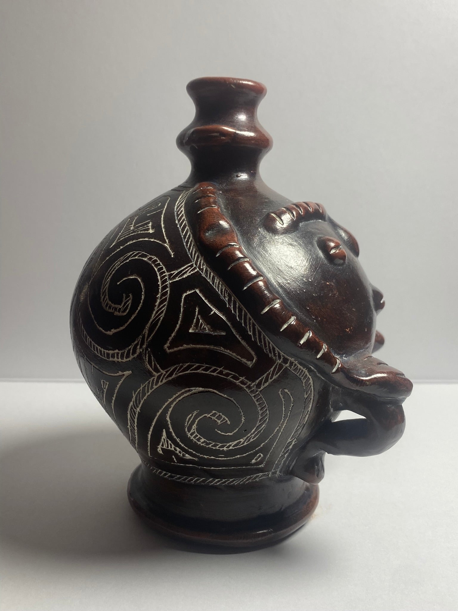 Anisio Para Face Jug