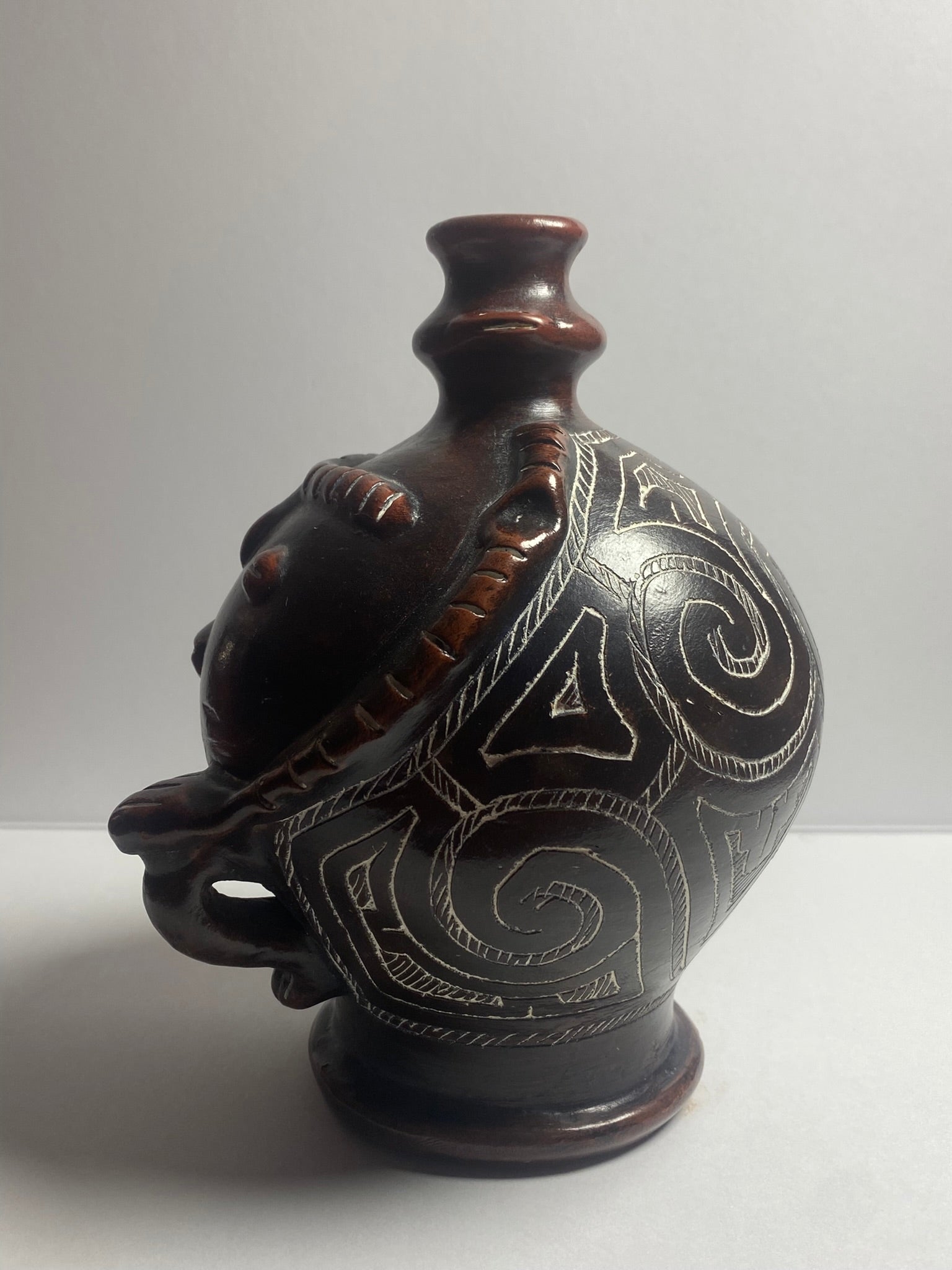 Anisio Para Face Jug