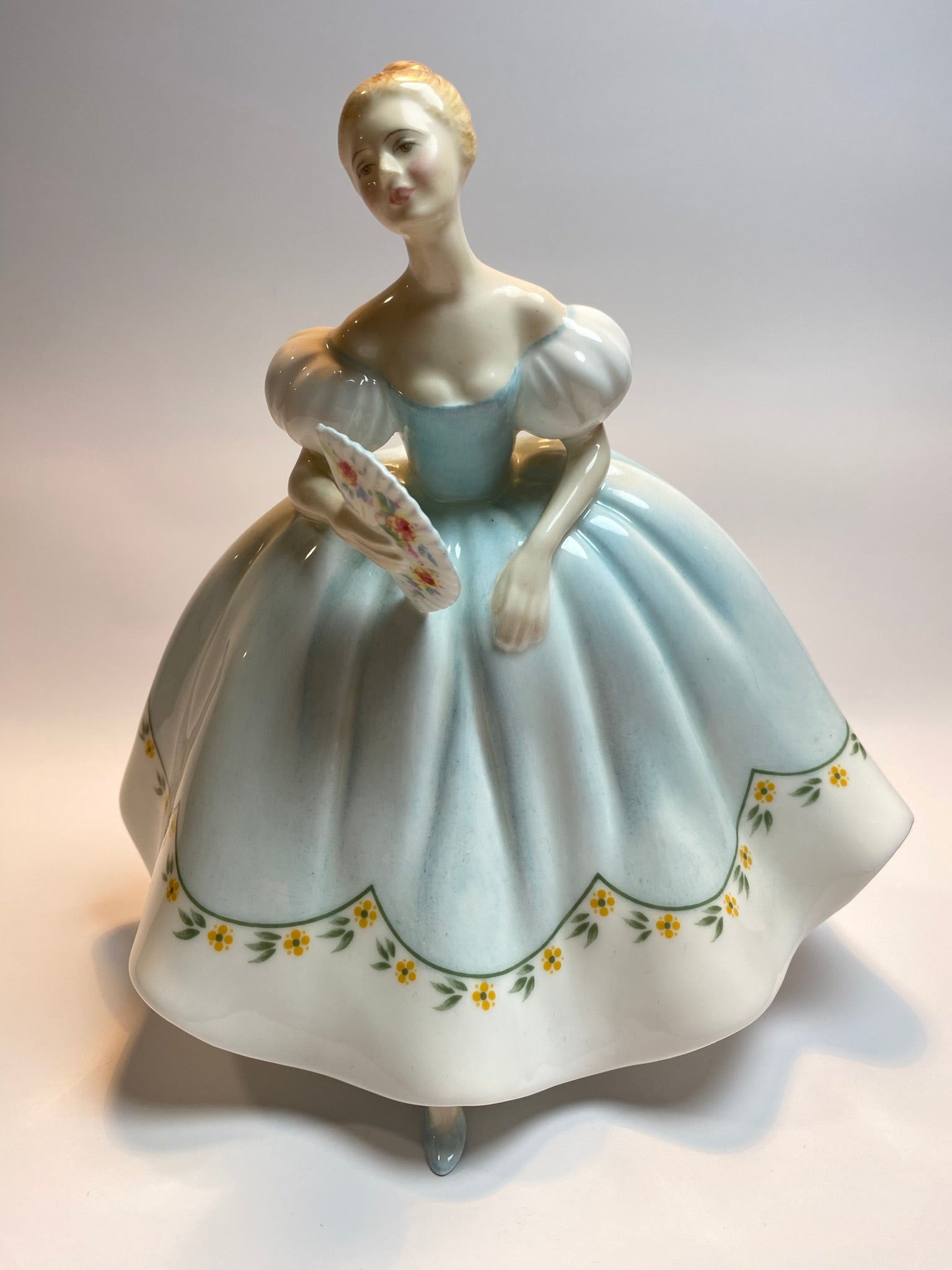 Royal Doulton Figurine "First Dance"