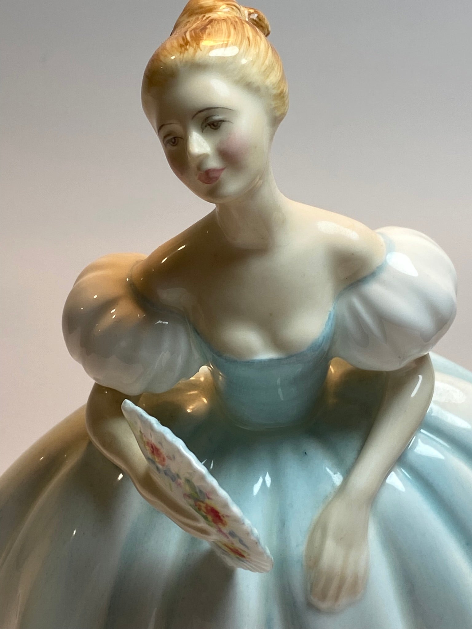 Royal Doulton Figurine "First Dance"