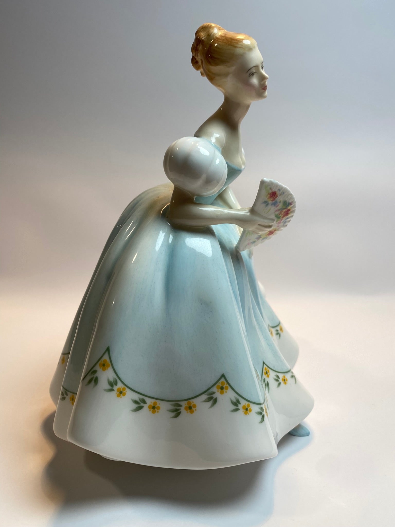 Royal Doulton Figurine "First Dance"