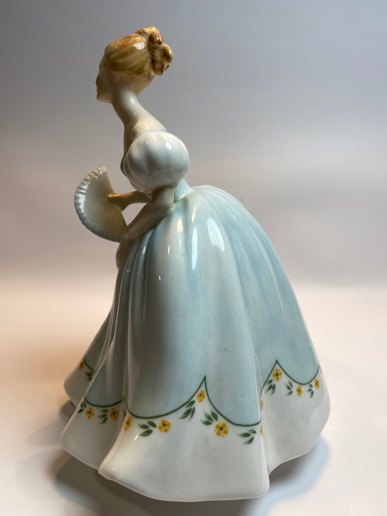 Royal Doulton Figurine "First Dance"